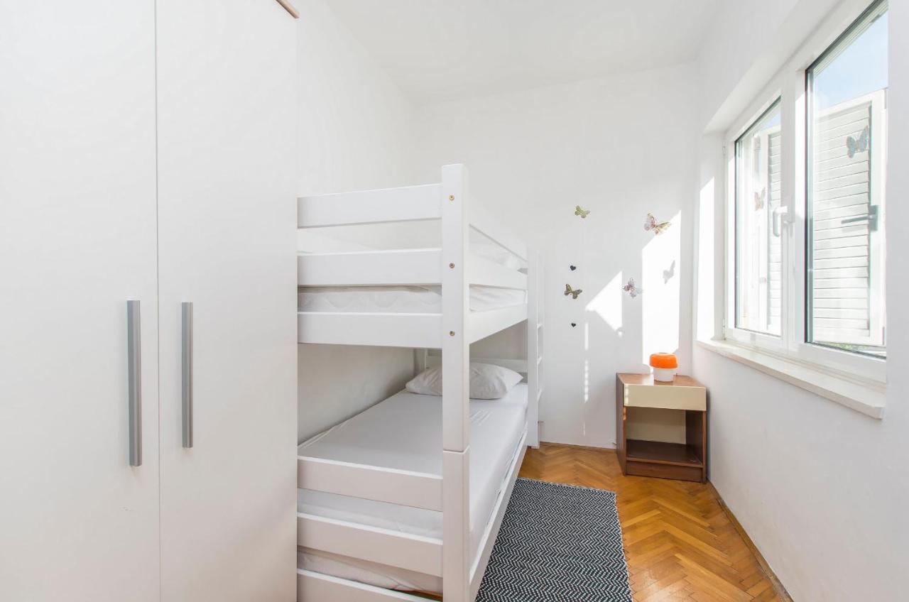 Apartment And Rooms Franka Zaboric Esterno foto