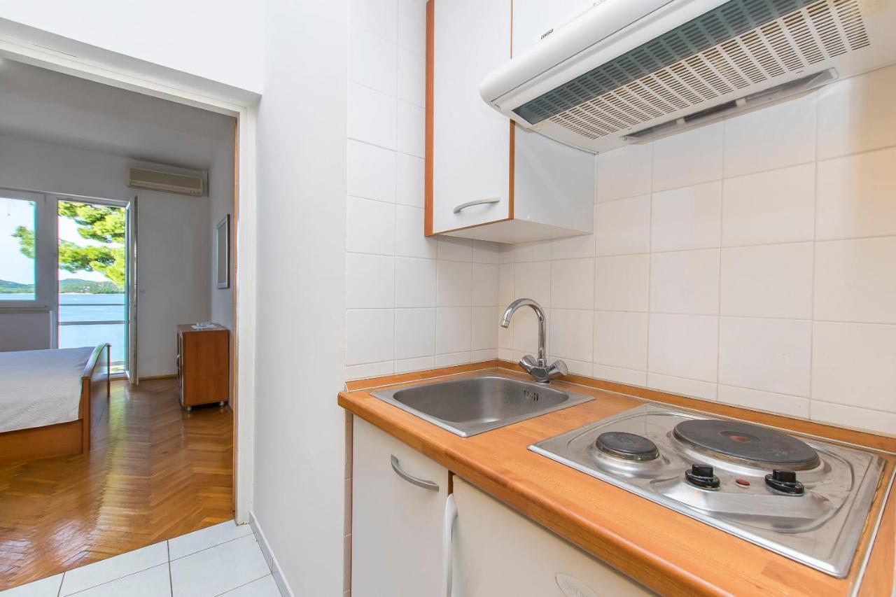 Apartment And Rooms Franka Zaboric Esterno foto