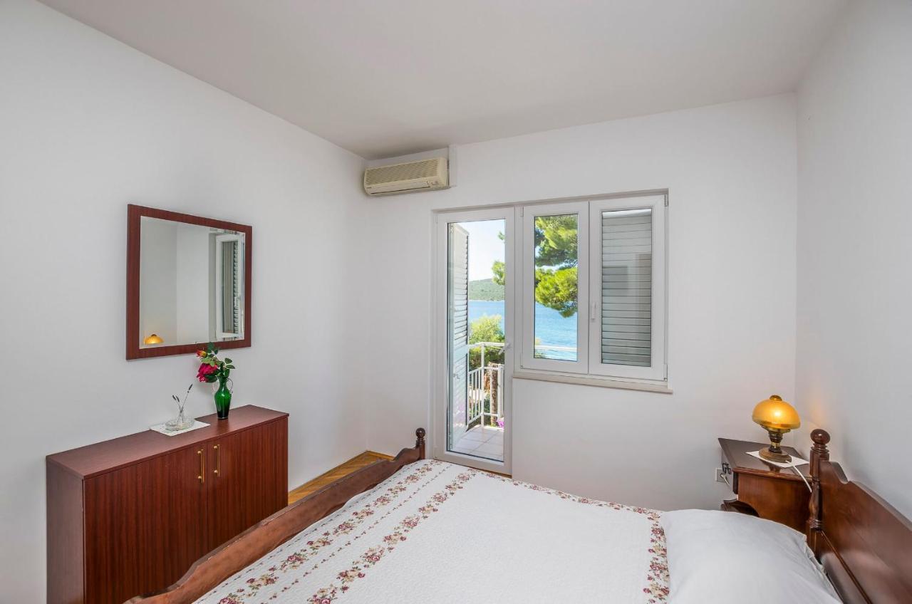 Apartment And Rooms Franka Zaboric Esterno foto